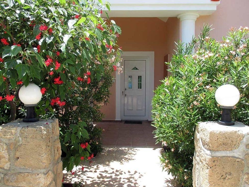 Rododafni Villas Klorakas Esterno foto